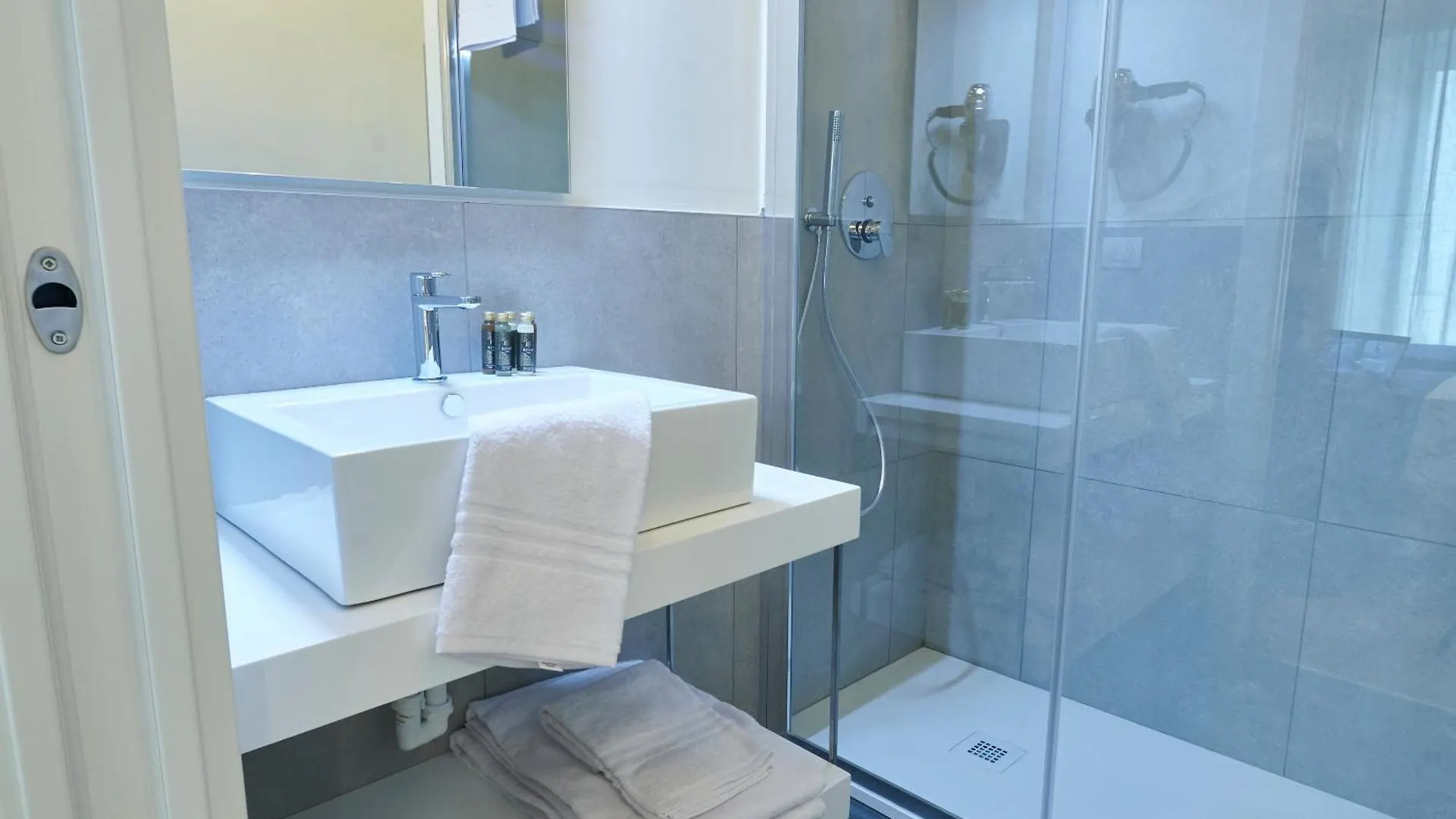 Gasthof Hotel White Ribbon Mailand