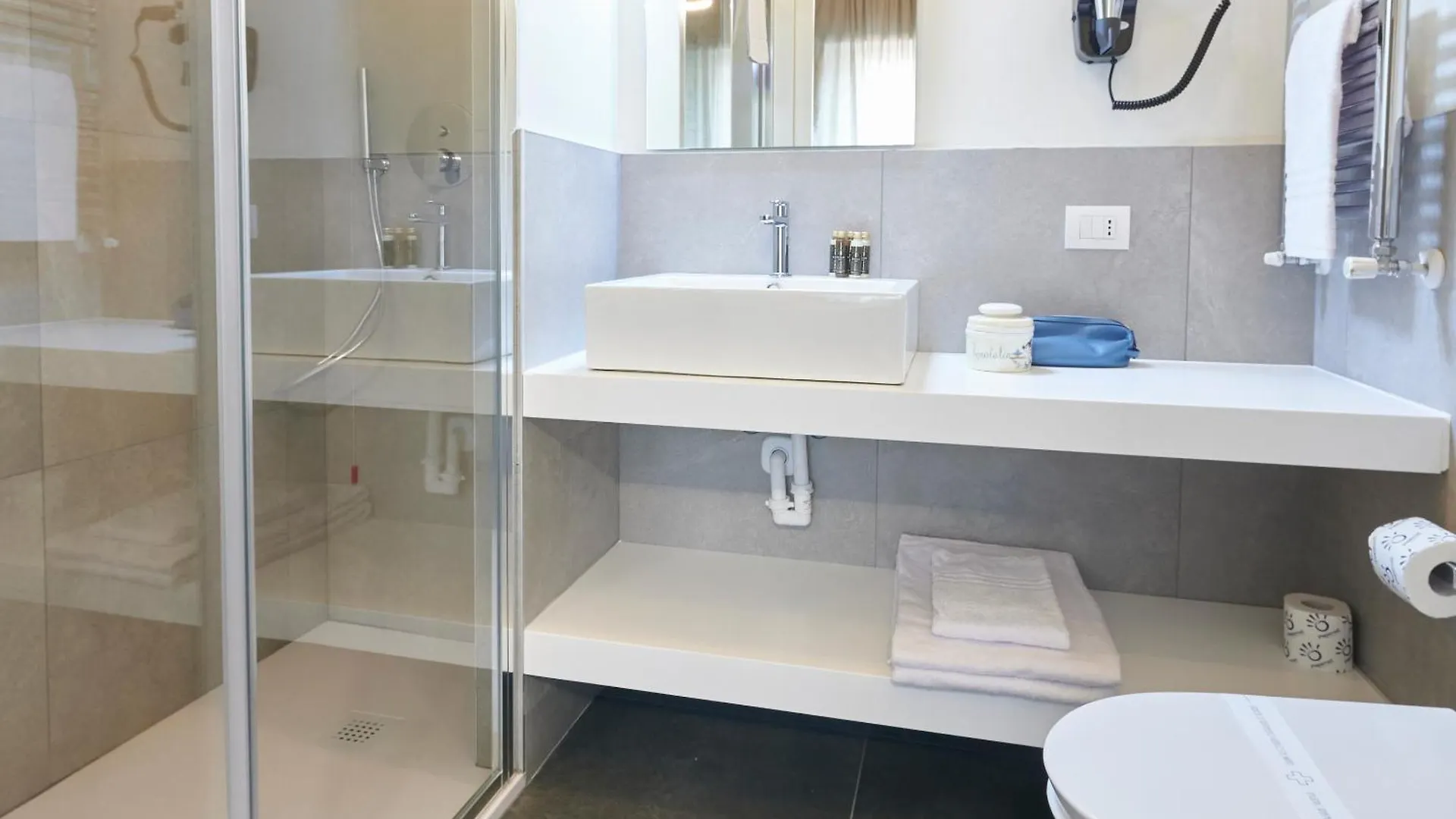 ** Gasthof Hotel White Ribbon Mailand Italien